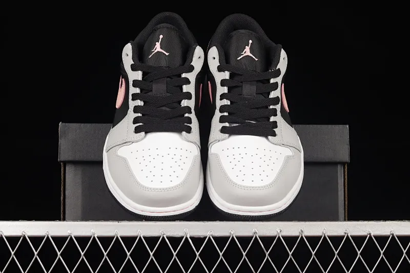 All categories Air Jordan Jordan series basketball shoes Air Jordan 1 Low G version pure original Air Jordan 1 Low AJ1 Joe 1 white black pink sports culture basketball shoes 553558-062